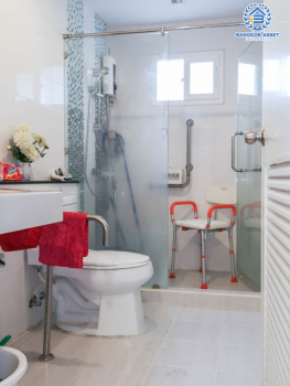 *****บ้านเดี่ยวมือสองย่านกรุงเทพฯ ม.พฤกษาทาวน์ เพชรเกษม81 เนื้อที่กว้างขวางมากถึง 57.2 ตร.ว. ฟังก์ชัน 3 ห้องนอน 2 ห้องน้ำ 2 ที่จอดรถ บ้าน Maple Leaf ร่มรื่นอยู่หน้าสวนสาธารณะ บนทำเลยอดเยี่ยม ใกล้เดอะมอลล์บางแค และทางด่วน "เพชรเกษม"